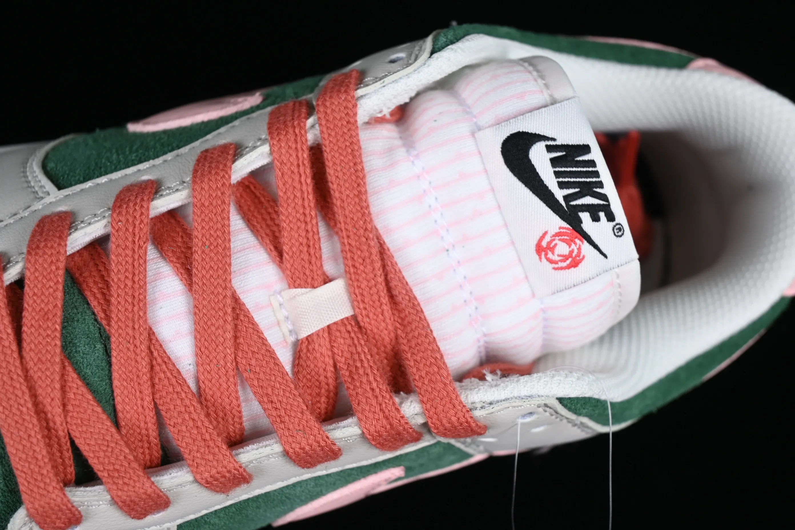 All Categories Nk SB Dunk Series Nk SB Dunk Low Low-top sneakers Nk Dunk Low "All Petals United" Sonorous Rose SB low-top casual sneakers FN8923-061